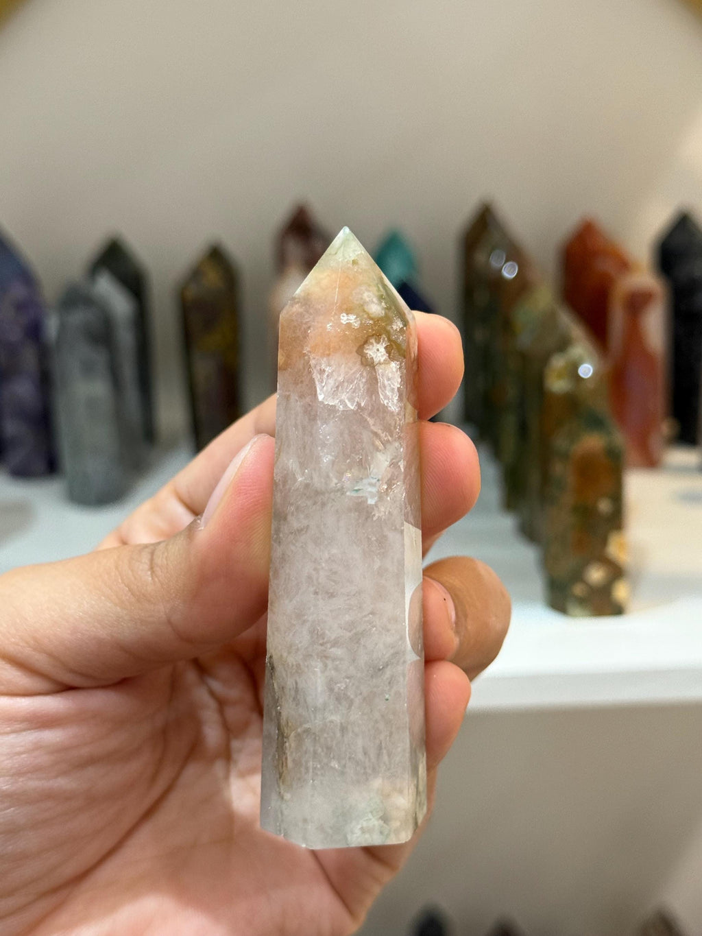 Flower agate point with lots of inclusions